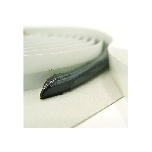 Rola mastic pentru faruri culoare negru 9,5mmx4.57m Cod: RS095
