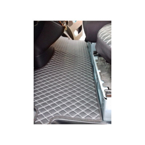 Covor auto imitatie piele romb compatibil  Mercedes Sprinter III 2018-> Cod: MO402492