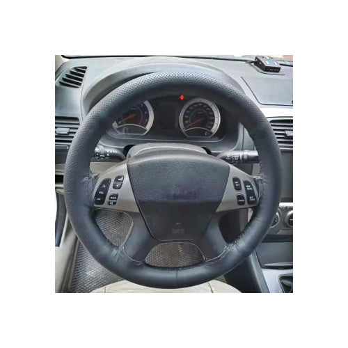 Husa volan auto piele perforata premium cu ac si ata negru marime L 41 cm Cod: LUXFST01